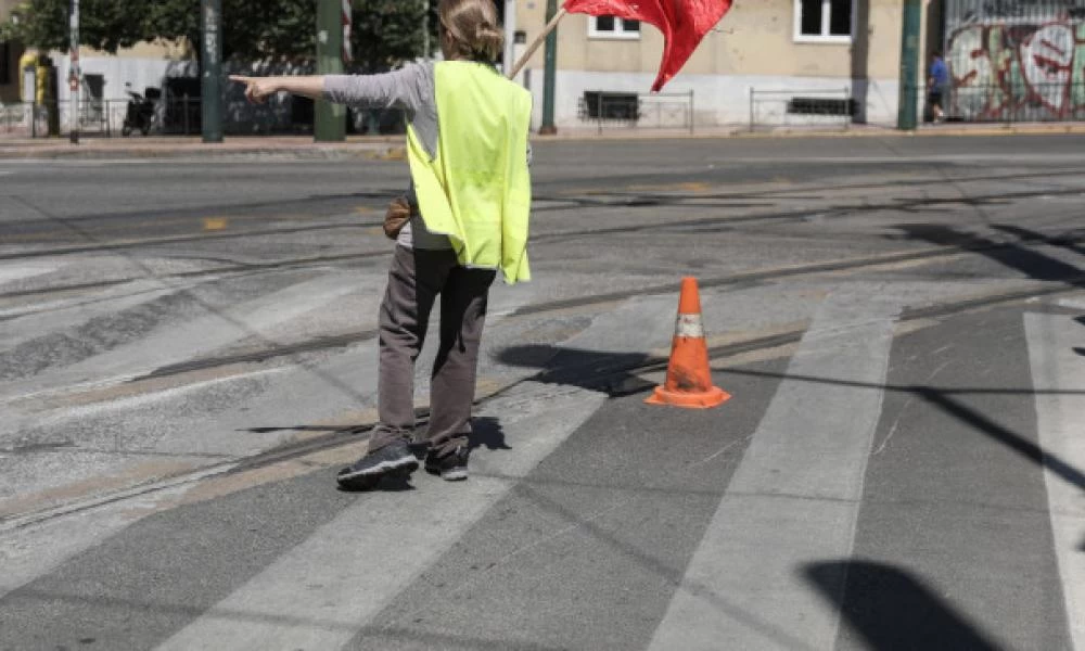 Με εντολή Πατούλη πραγματοποιήθηκαν διαγραμμίσεις σε κεντρικούς κόμβους διέλευσης πεζών